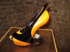 Futuristic Heel-less Heels - Wearable Sculptures for Feet
